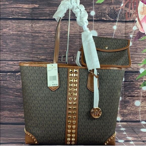 👜NEW MICHAEL KORS EVA STUDDED LARGE SIGNATURE PVC - Picture 3 of 10